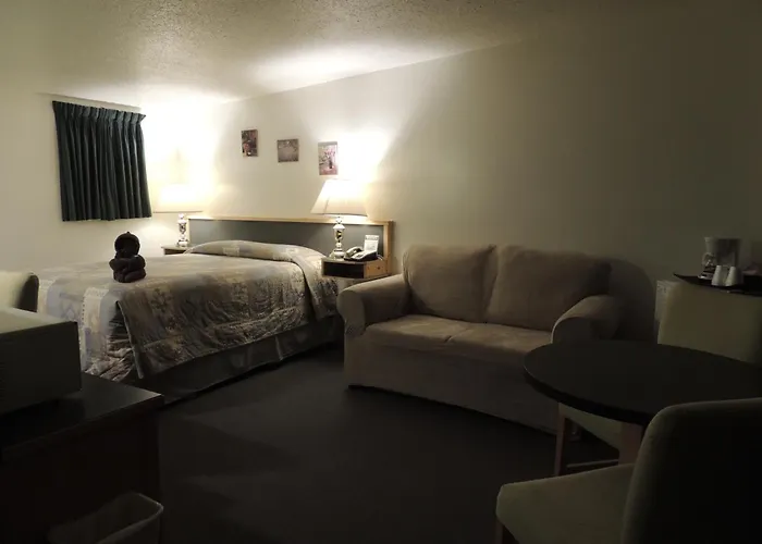 100 Mile Motel & Rv Park