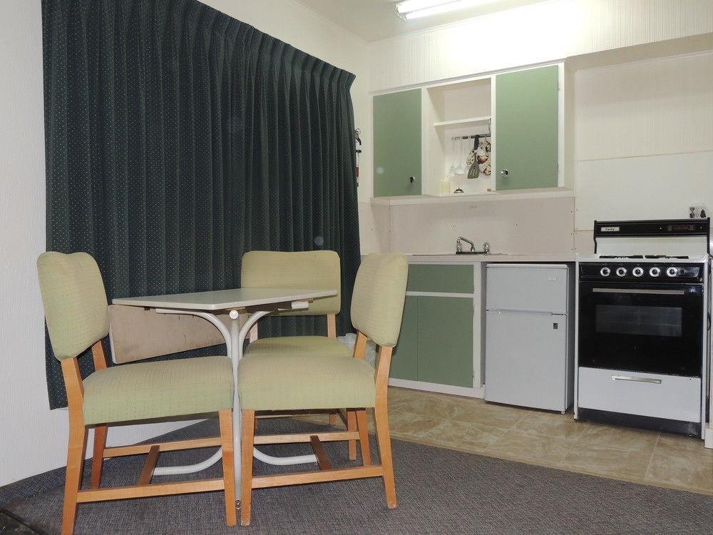 100 Mile & Rv Park Motel 100 Mile House