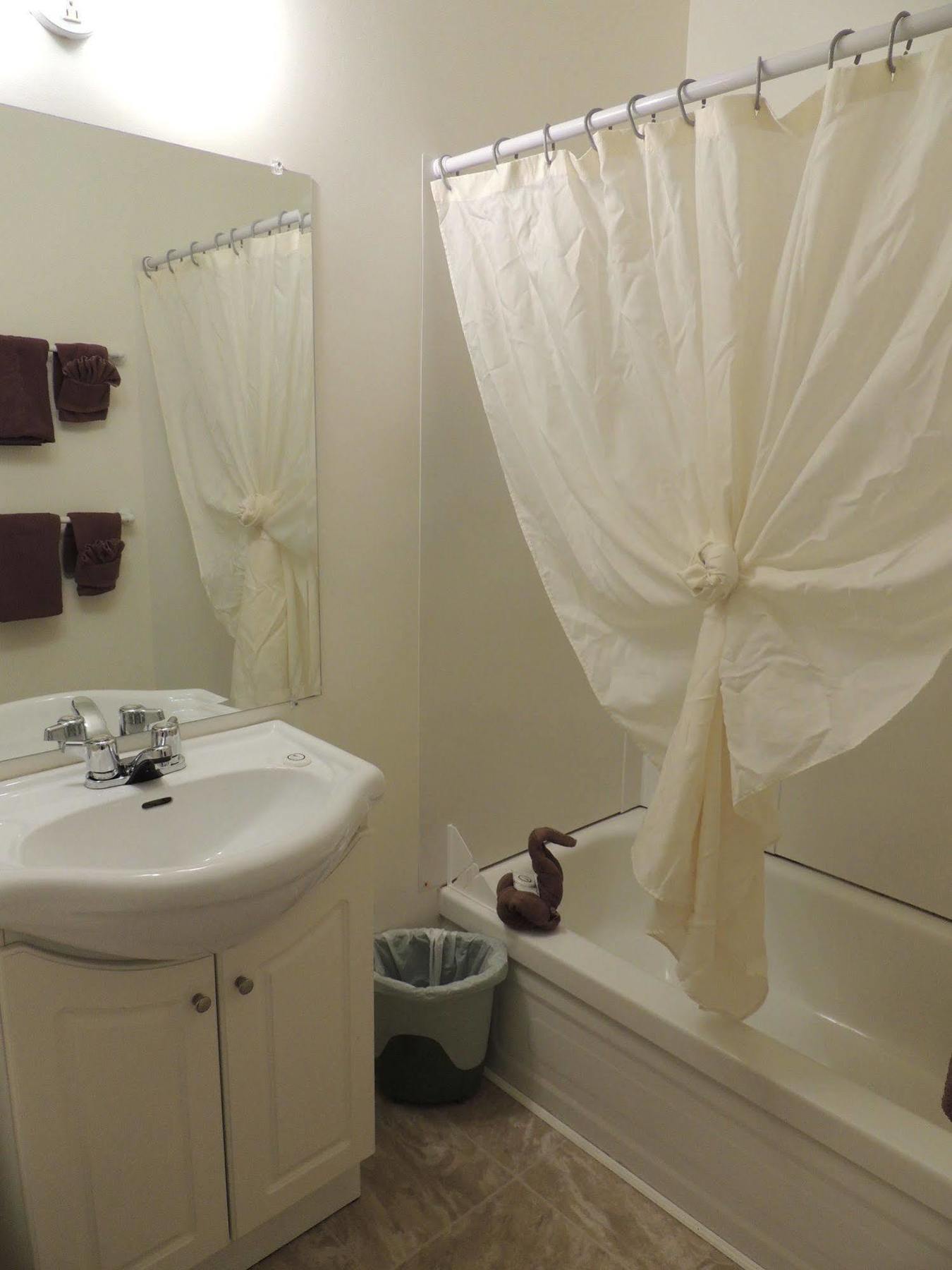 Motel 100 Mile & Rv Park 3*